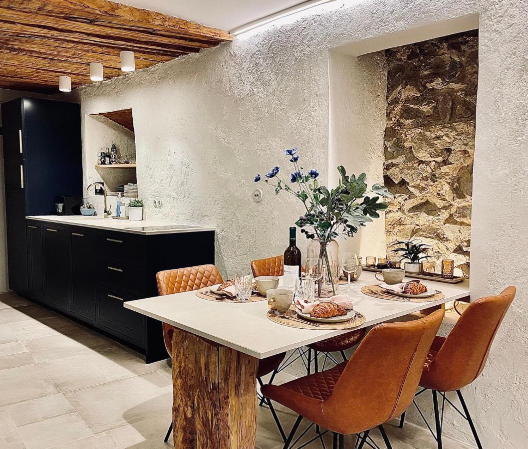 New Design & High Standard Apt From 16Th Century In Old Town-Free Parking Bratislava Eksteriør bilde