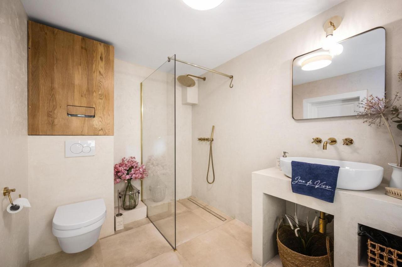 New Design & High Standard Apt From 16Th Century In Old Town-Free Parking Bratislava Eksteriør bilde