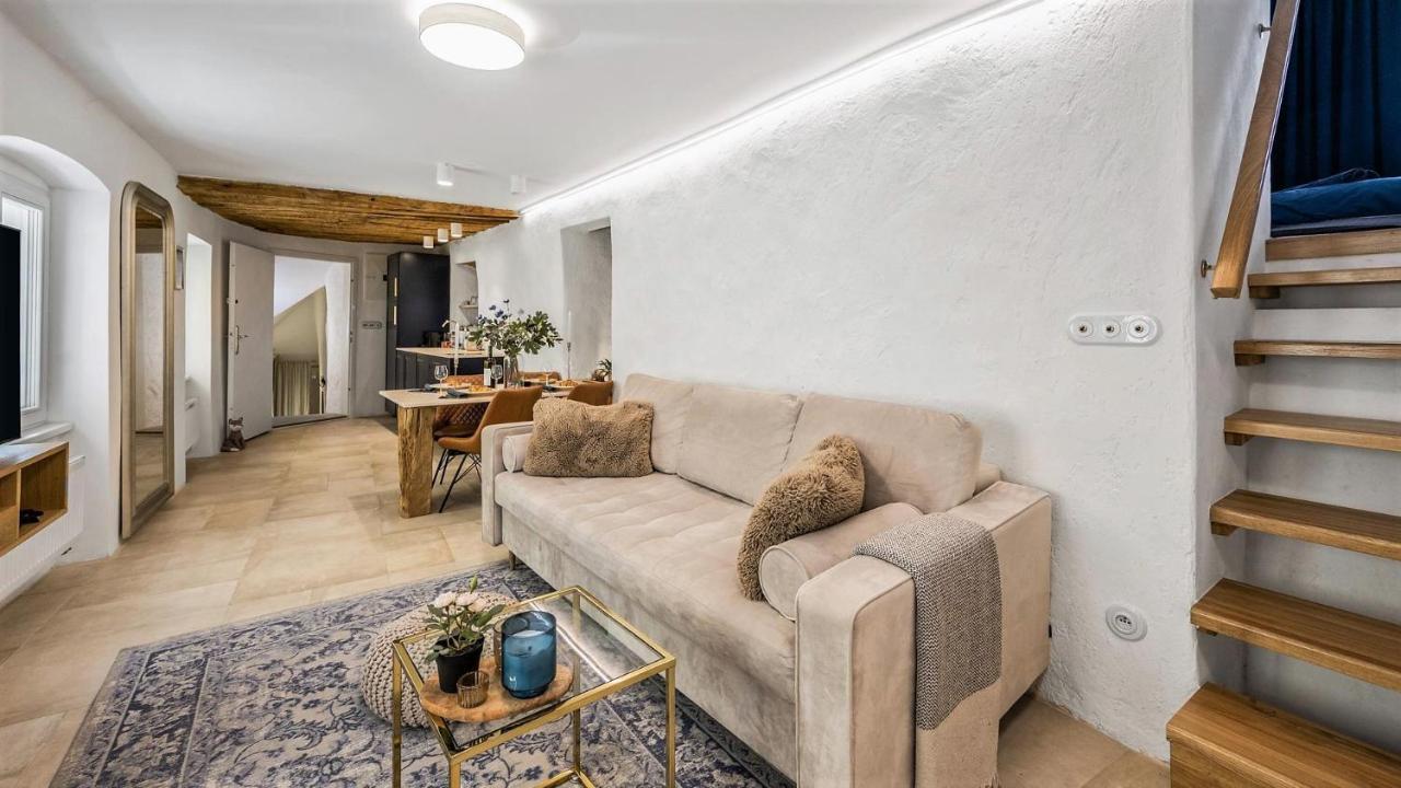 New Design & High Standard Apt From 16Th Century In Old Town-Free Parking Bratislava Eksteriør bilde
