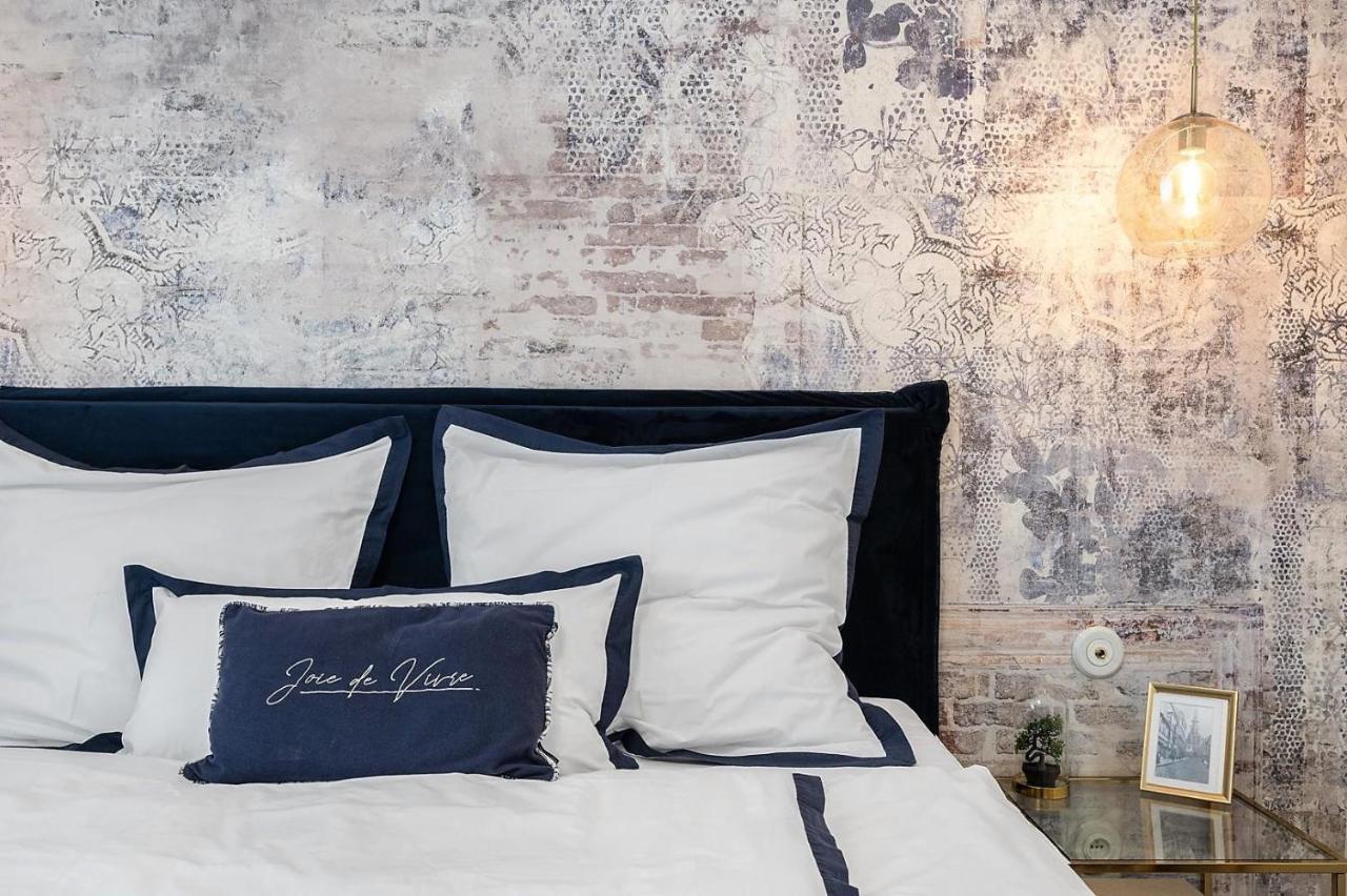 New Design & High Standard Apt From 16Th Century In Old Town-Free Parking Bratislava Eksteriør bilde