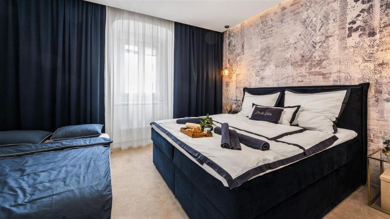 New Design & High Standard Apt From 16Th Century In Old Town-Free Parking Bratislava Eksteriør bilde