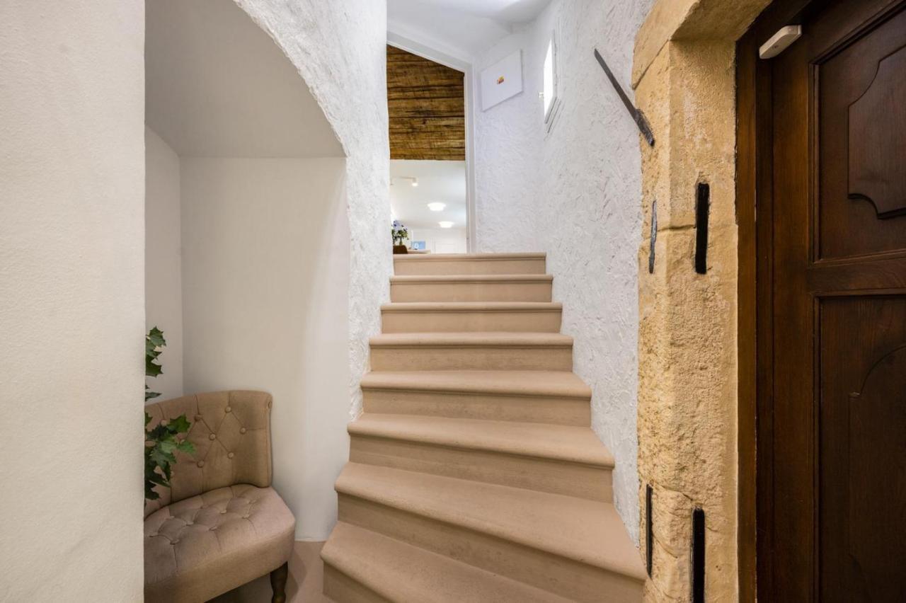 New Design & High Standard Apt From 16Th Century In Old Town-Free Parking Bratislava Eksteriør bilde