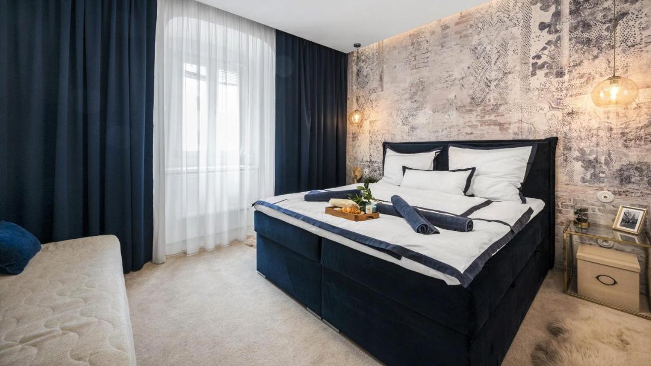 New Design & High Standard Apt From 16Th Century In Old Town-Free Parking Bratislava Eksteriør bilde