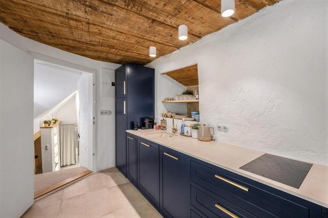 New Design & High Standard Apt From 16Th Century In Old Town-Free Parking Bratislava Eksteriør bilde