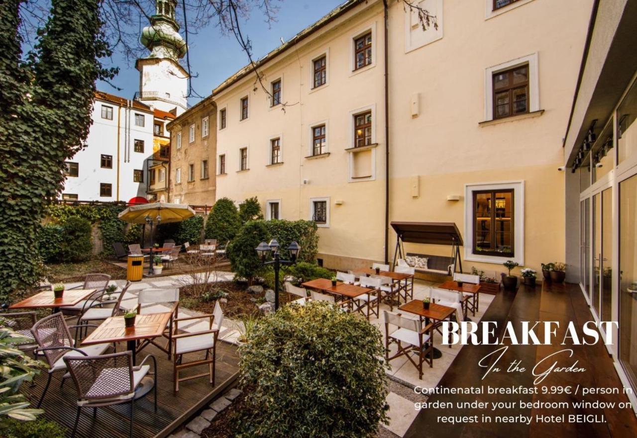 New Design & High Standard Apt From 16Th Century In Old Town-Free Parking Bratislava Eksteriør bilde